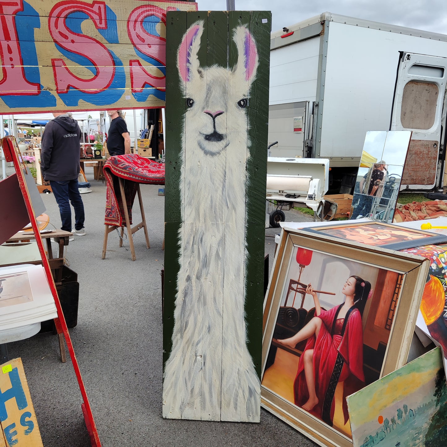 The Llama (6ft vertical)